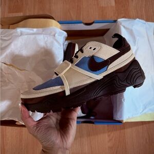 Travis Scott Nike Zoom Field Jaxx - Size 7W/5.5Y